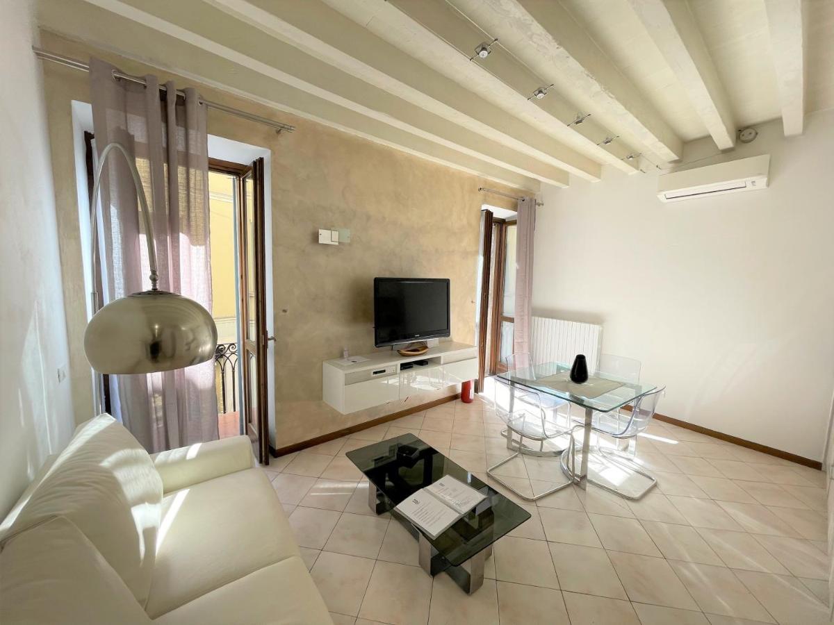 Desenzanoloft Le Petit Bijou - Restyling 2025 - Downtown Desenzano del Garda Zewnętrze zdjęcie
