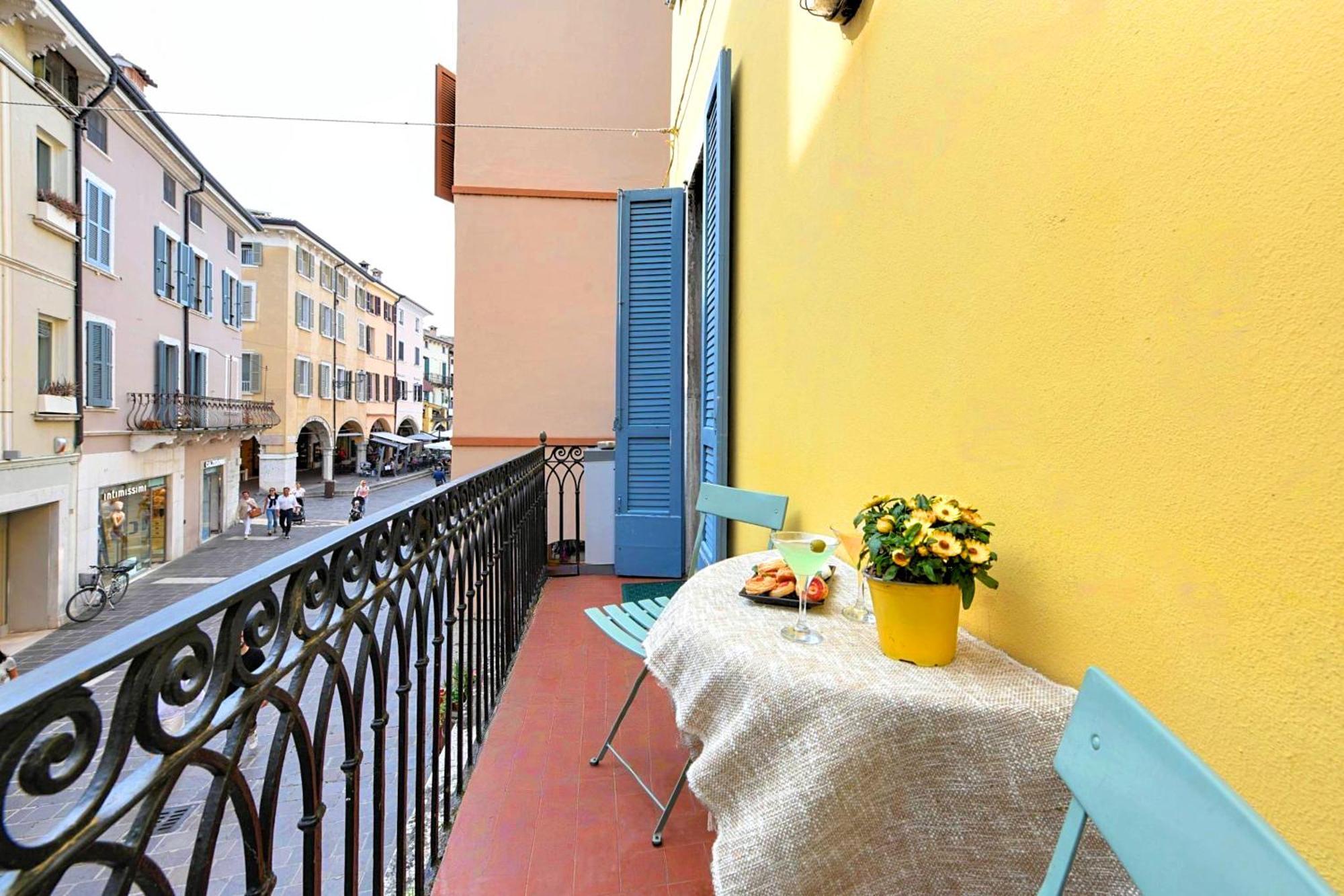 Desenzanoloft Le Petit Bijou - Restyling 2025 - Downtown Desenzano del Garda Zewnętrze zdjęcie